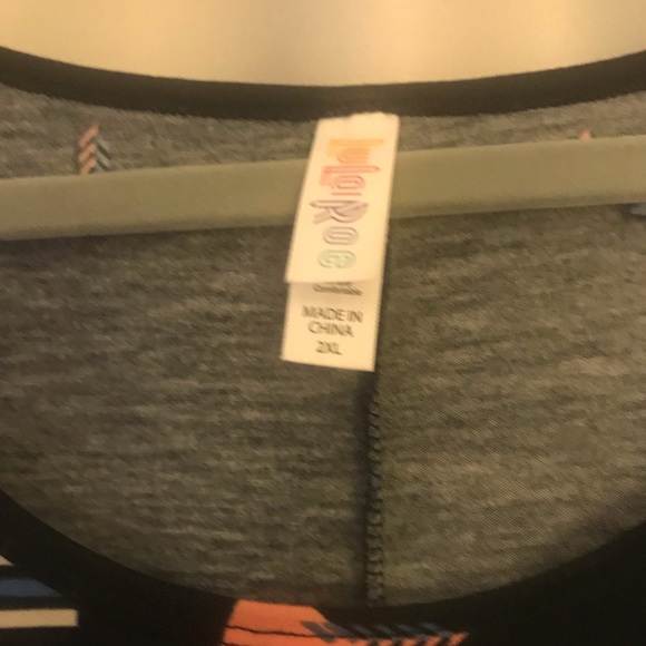 Retro 90s Print Lularoe Top - Picture 2 of 3